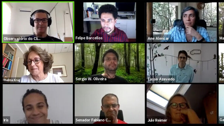 Equipe do SEEG e convidados (EN: SEEG team and guests).